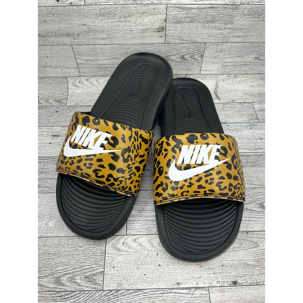 Nikeโ Victori One Leopard Print Slides Women Sz 9 Black White CN9676-700 Sandal